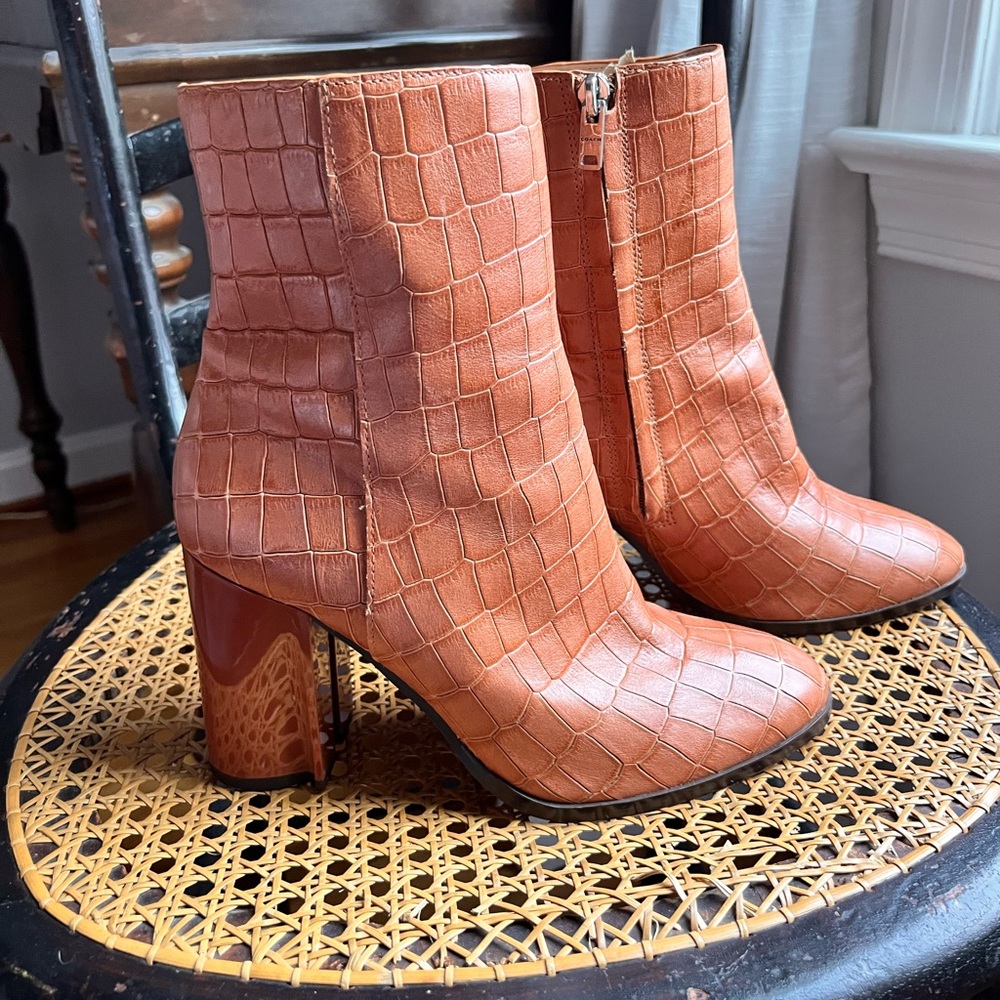 Coach Women's Tan Croc-Embossed Brielle Ankle Boots 6.5 - Picture 4 of 9